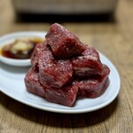 焼肉幸泉 - 赤身角切