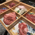 厚切り仙台牛タンと黒毛和牛食べ放題 焼肉倶楽部 - 
