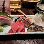 酒場 なるくち - お刺身3点盛り　あれ？3点って言った気がするけど？？？