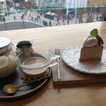 CAFE FLIGHT LOUNGE - 