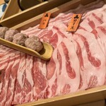 知多家 - 京丹波高原豚(肩ロース、ロース、バラ)、つくね