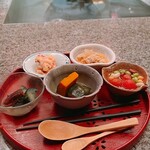 茶茶 白雨 - おばんざいの盛り合わせ五種盛り