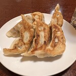 藤十飯店 - 『餃子』　五泉市のレンコン入りです。