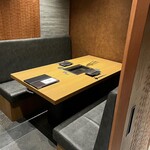 焼肉神威 - 内観