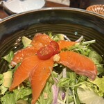 なきざかな - サーモンのシーザーサラダ