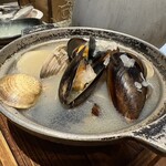 なきざかな - 漁師風の貝風呂　貝出汁が美味！