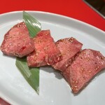 生ハラミと肉刺し 金肉屋 - 