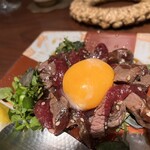 獣肉と酒 ぼんくら - 蝦夷鹿のユッケ