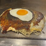 じゃけん 名古屋2号店 - 玉肉そば+目玉焼きトッピング