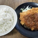 キッチン マルシン - チキンカツ定食（400円）