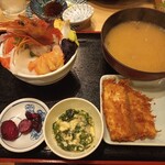 大船海鮮食堂 魚福 - 海鮮丼定食