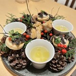 Ecru 117 - ◆アミューズ3種 ・鶏のマッシュルームムースと黒トリュフ　森林風 ・トラフグのスープと小田原産オリーブオイル ・トラフグの炭火焼きと塩レモン