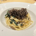 Ecru 117 - 牡蠣と白子とカーボロネロのパスタ ふわふわ黒トリュフがけ