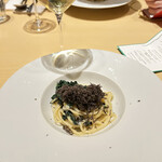 Ecru 117 - 牡蠣と白子とカーボロネロのパスタ ふわふわ黒トリュフがけ