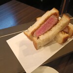 SATOブリアン - ブリカツサンド(アップ)