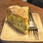 レミさんち - このキッシュ、ぎっしり具が詰まっていて、最高においしいです。