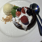 国産熟成焼肉 肉バル ドウラクコリーダ - フォンダンショコラ