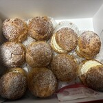 Monsieur Masuno ARPAJON - 小学校低学年の握り拳くらいの「生シュー」。コンビニのシュークリームもいいですが、カロリーを気にするオジサンには、このくらいが丁度。