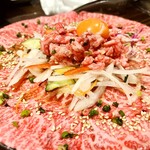 上野太昌園 - HPメニュー非公開のユッケの特上盛り（全部生食）。その名も「ドリームユッケ」