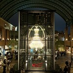 イタリアンバー ボッチャーノ ビア＆ワイン - 恵比寿ガーデンプレイス内のシャンデリア