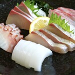 三枡 - ・刺身盛合せ 1,485円/税込
(ヒラマサ、シマアジ、アオリイカ、タコ、タイ)