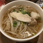 バンコク ダイナー - ハーフタイの鶏そば