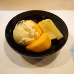 うを徳 - ラムレーズンアイスクリーム & 御所柿