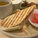fruit cafe Saita!Saita! - パニーニランチ 税込900円（R7.6時点）のパニーニ