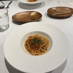 カステロ ヌォーボ - 8皿目（追加）
      トマト、ケッパーのパスタ。