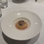 カステロ ヌォーボ - 1皿目
      蕪のスフォルマート（茶碗蒸し）、焼きウニ、赤蕪と蟹のほぐし身のスープ。