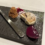 カステロ ヌォーボ - お茶菓子
      ・シュトレーン
      ・ココナッツロシェ
      