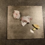 NOMI RESTAURANT - 鯛 皮付きと皮無し山葵和え
      　