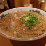 Ramenokamotoya - ラーメン岡本屋のラーメンの麺とスープ（14.12）