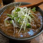 ほっこり居酒屋 みんなん家 - 牛スジ煮込みカレー味(¥550)