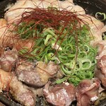居酒屋 権兵衛 - 鉄板焼鳥5種盛り合わせ　塩 　(もも・むね・ハツ・砂肝・ぼんじり)
