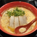 みなと軒 三宮高架下店 - とんこつ王（1辛）