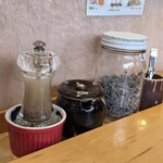 麺匠 喜楽々 - 卓上調味料
