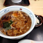 藤家 - 何気なく初めて一人で入って食べたのがたぬきそばだった