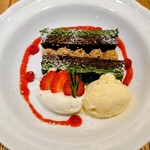 アフタヌーンティー ティールーム - 料理写真:季節限定ピスタチオショコラと　ヘーゼルナッツクリームのガトー