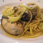 イルクオーレ - 牡蠣とセロリのペペロンチーノ