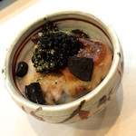 寿司栄 - トラフグのしらこ トリュフ キャビア。混ぜ合わせていただきます。