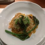 ビストロ　アギャット - アオハタと真鱈の白子の香草パン粉焼き　桜エビのピラフ　濃厚魚介のブイヤベースソース