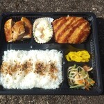 ハッピー弁当 - コロッケ弁当