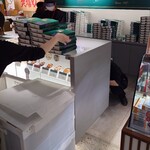 オーベルジーヌ グランスタ東京店 - ちょうど、新宿御苑の本店から届いたところ：2025/12/18