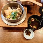 釜めし菜時記 さき亭 - 牡蠣五目釜めし