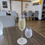 IL PLANETARIO - ドリンク写真:Larus Spumante Brut 800円