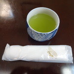 Shidano Sato - お茶とお手拭き