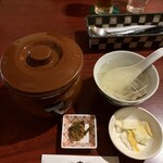 牛屋 たん兵衛 - 牛たん壺飯全貌　辛味噌南蛮トッピング
