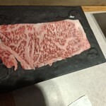 しゃぶしゃぶれたす - 黒毛和牛サーロインのしゃぶしゃぶ肉の3皿目・その2です。