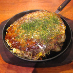 広島風お好み焼き れんが亭 - 「THE・広島麺（生麺そば入り）」　７８０円
